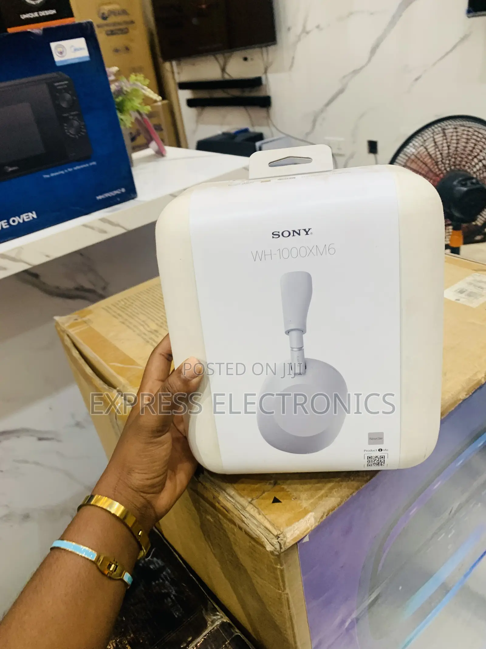 Lovely New Sony WH-1000XM6 the Noise Cancelling Wireless Headphones