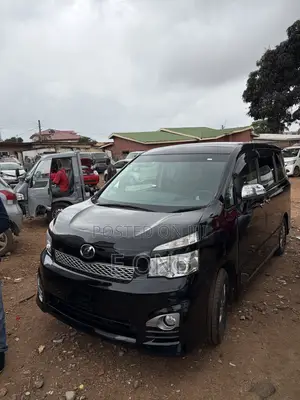 Toyota Voxy V 2WD 7-Seater 2012 Black