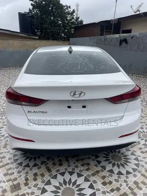 Hyundai Elantra 2018 White