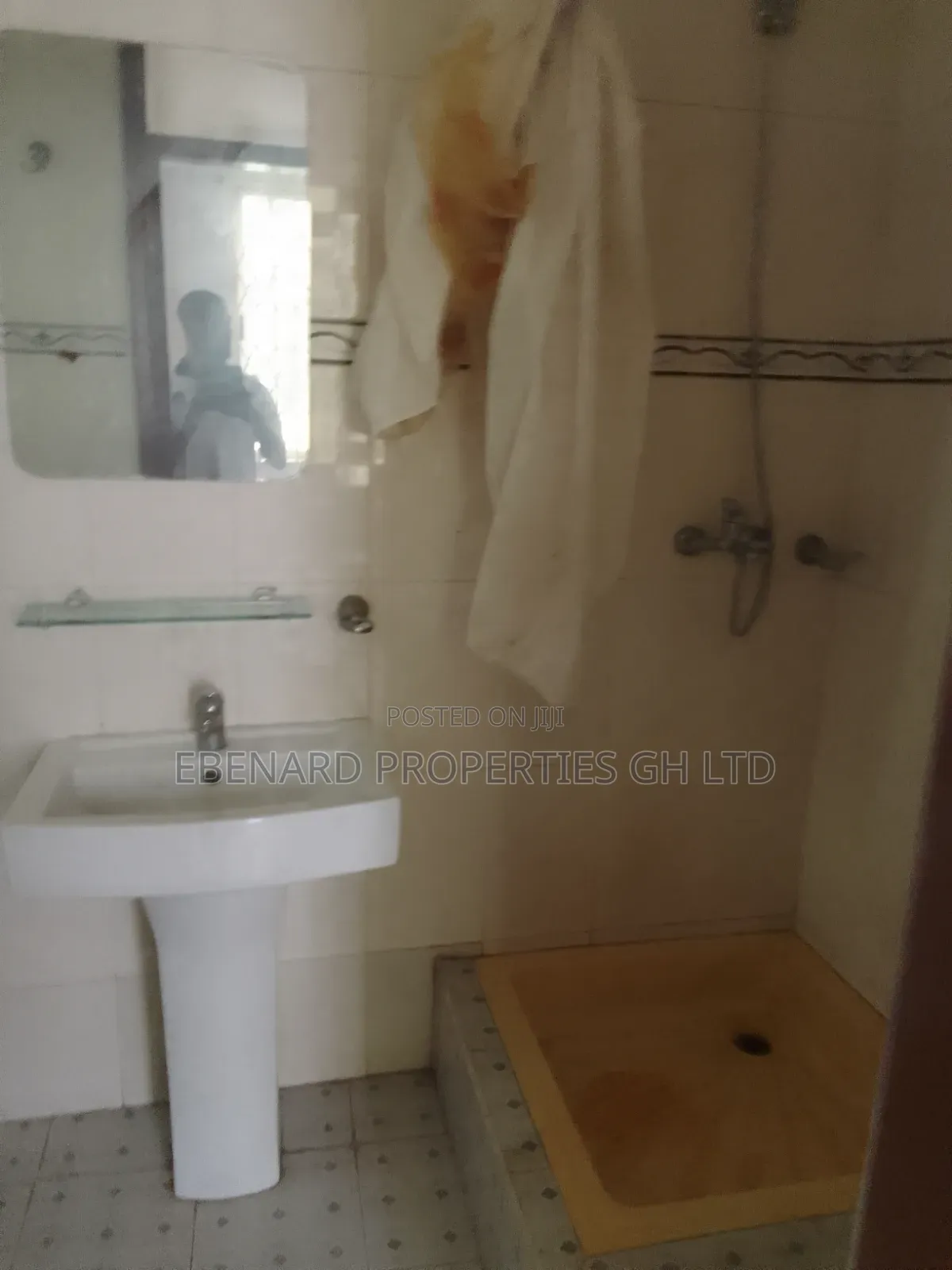 2bdrm Apartment in Ebenard Properties, Baatsona Total for rent