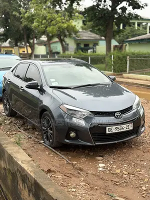 Toyota Corolla S w/Special Edition Pkg (1.8L 4cyl CVT) 2016 Gray