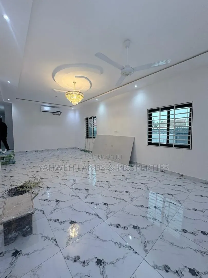 3bdrm House in Spintex Hfc for sale