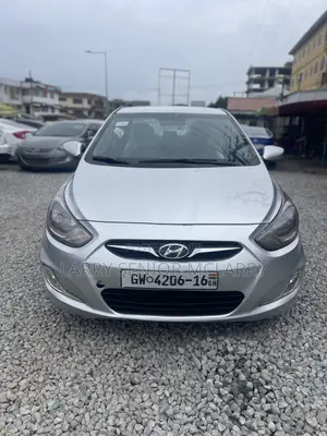 Hyundai Accent SE 2013 Silver
