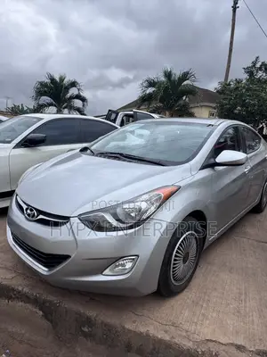 Hyundai Elantra Limited Sedan FWD (1.8L 4cyl 6A) 2013 Gray