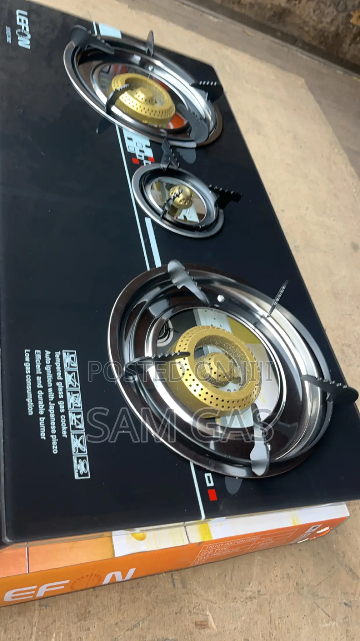 Glass 3 Burner Automatic Stove