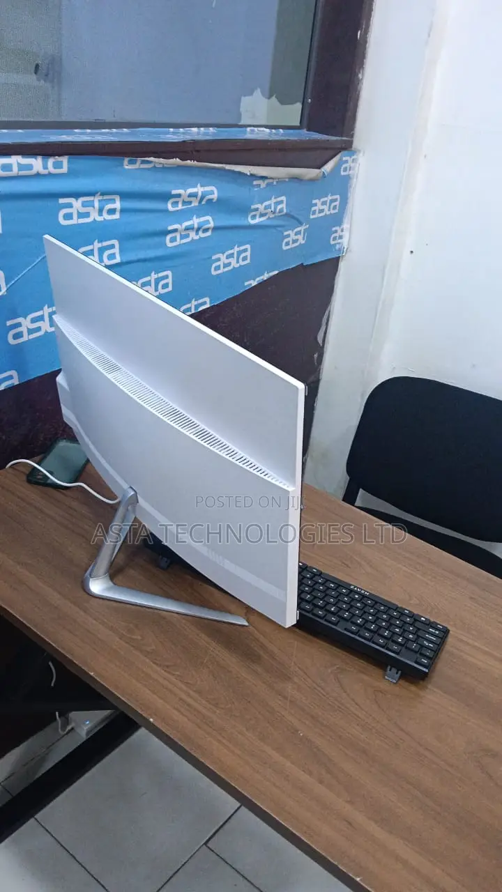 New Desktop Computer 8GB Intel Core i5 SSD 256GB