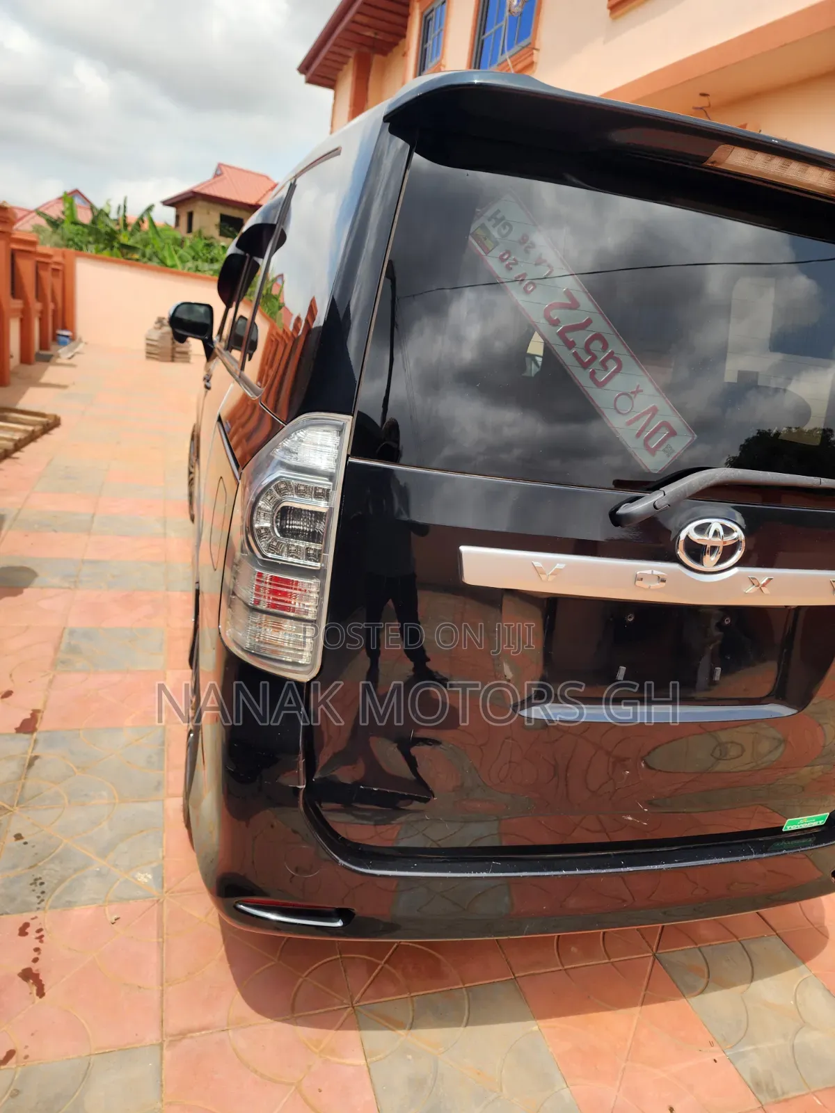 Toyota Voxy X L Edition 2WD 8-Seater 2011 Black
