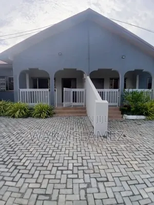 2bdrm Block of Flats in Sofo Maame, Amasaman for rent