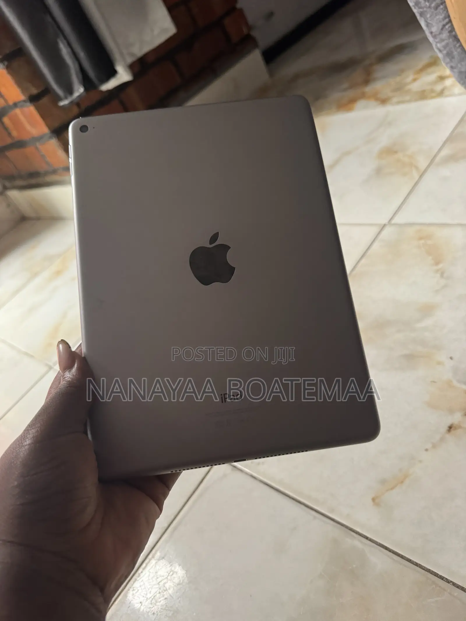 Apple iPad 2 Wi-Fi 32 GB Gray