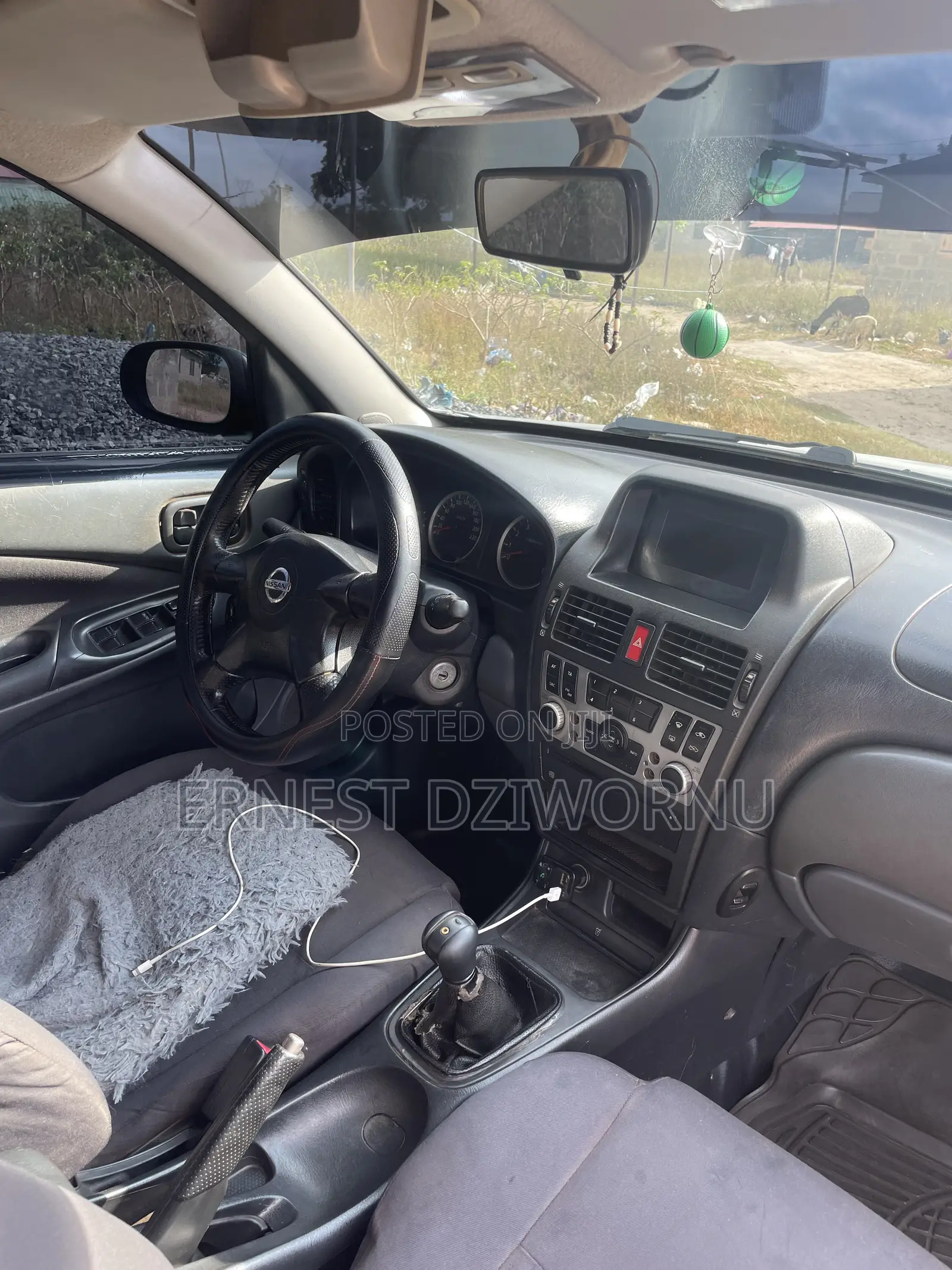 Nissan Almera 2000 Silver