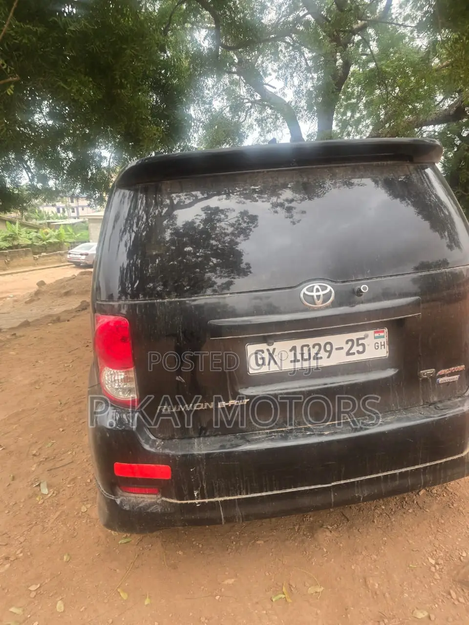Toyota Corolla Rumion Hatchback 1.5 FWD 2012 Black