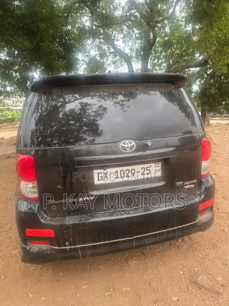 Toyota Corolla Rumion Hatchback 1.5 FWD 2012 Black