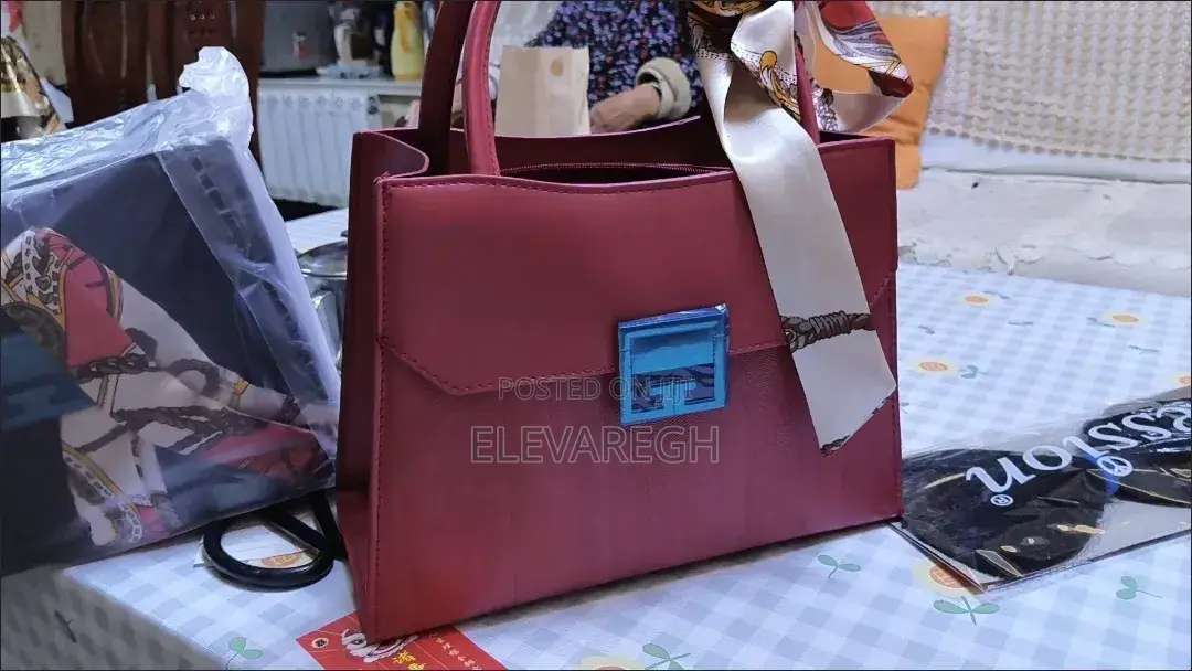 Ladies Handbag in Red and Black
