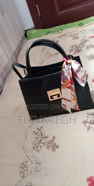 Ladies Handbag in Red and Black