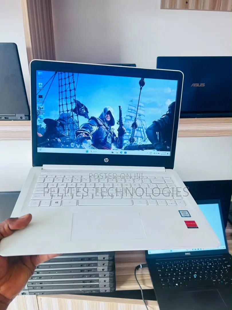 Laptop HP 14-dq1025cl 8GB Intel Core i5 SSD 256GB