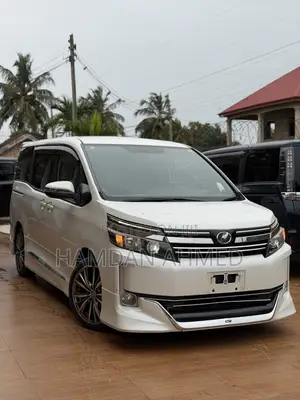 Toyota Voxy SV Premium 2014 White