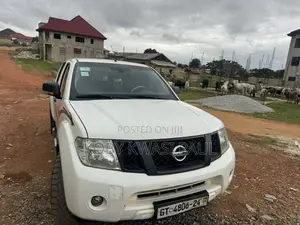 Nissan Navara 2014 White