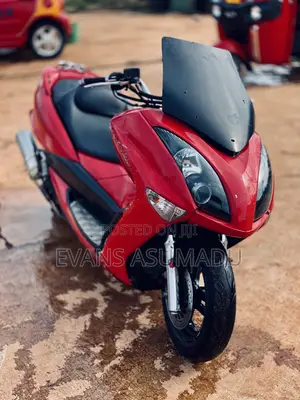 Yamaha Majesty 2024 Red