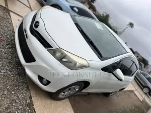 Toyota Vitz 2014 White