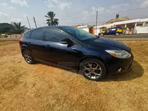Ford Focus SE Sedan FWD (2.0L 4cyl 5M) 2013 Black