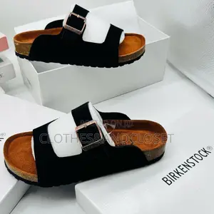 Birkenstock Arizona Slides a Black Suede Upper .