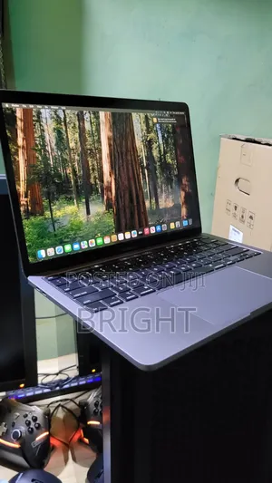 Laptop Apple MacBook Pro 2020 16GB Intel Core i5 SSD 512GB