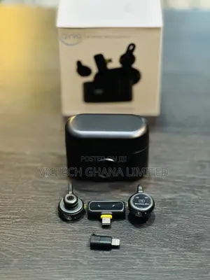 QY90 Wireless Lavalier Microphone