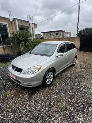 Toyota Matrix XR Hatchback FWD (1.8L 4cyl 4A) 2006 Ivory