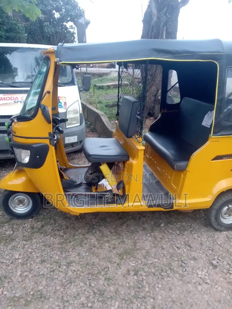 TVS King Cargo 2025 Yellow
