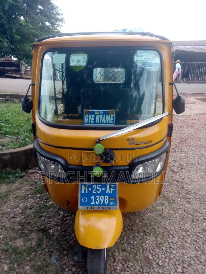 TVS King Cargo 2025 Yellow