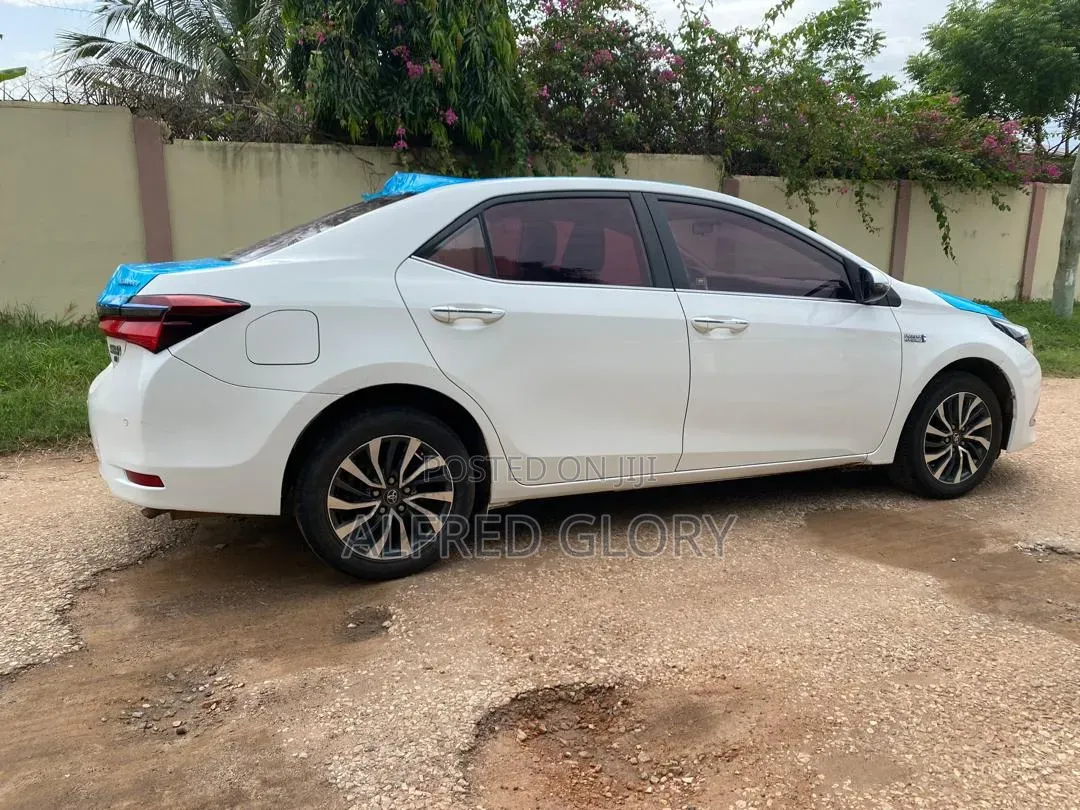 Toyota Corolla 2020 White