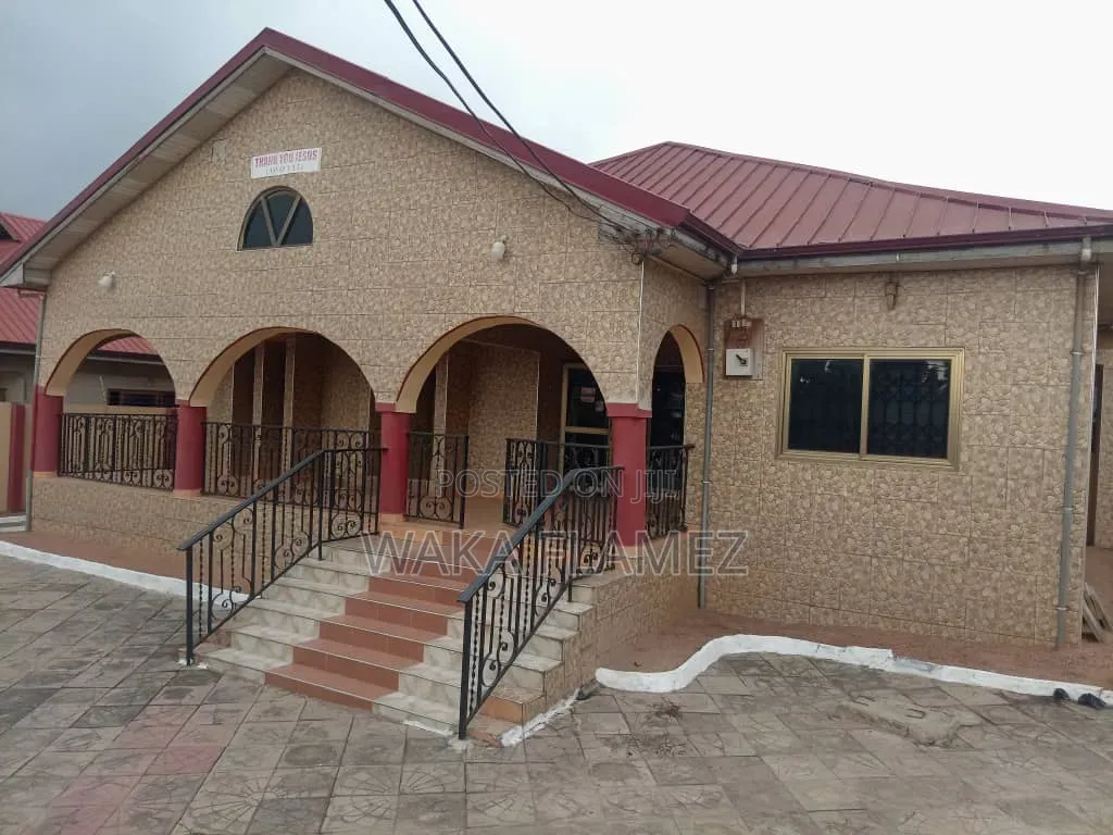 4bdrm House in Amasaman China Mall for rent