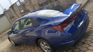 Hyundai Elantra 2022 Blue