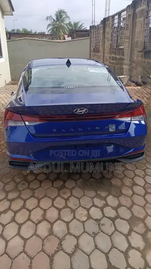 Hyundai Elantra 2022 Blue