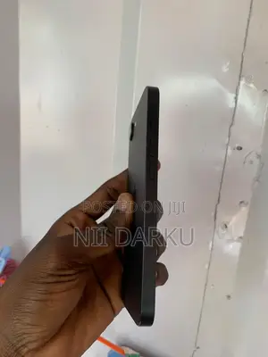 Apple iPhone 16e 128 GB Black
