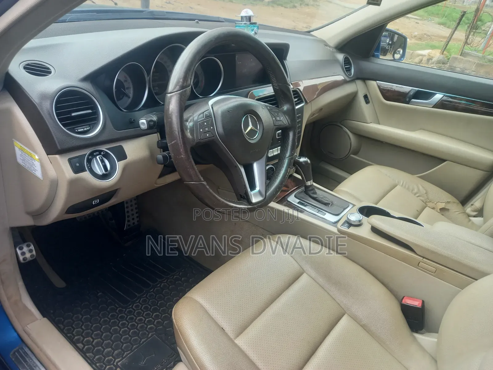 Mercedes-Benz C250 2013 Blue