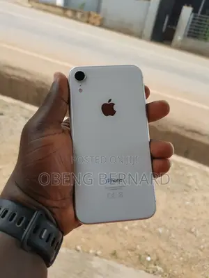 Apple iPhone XR 64 GB White