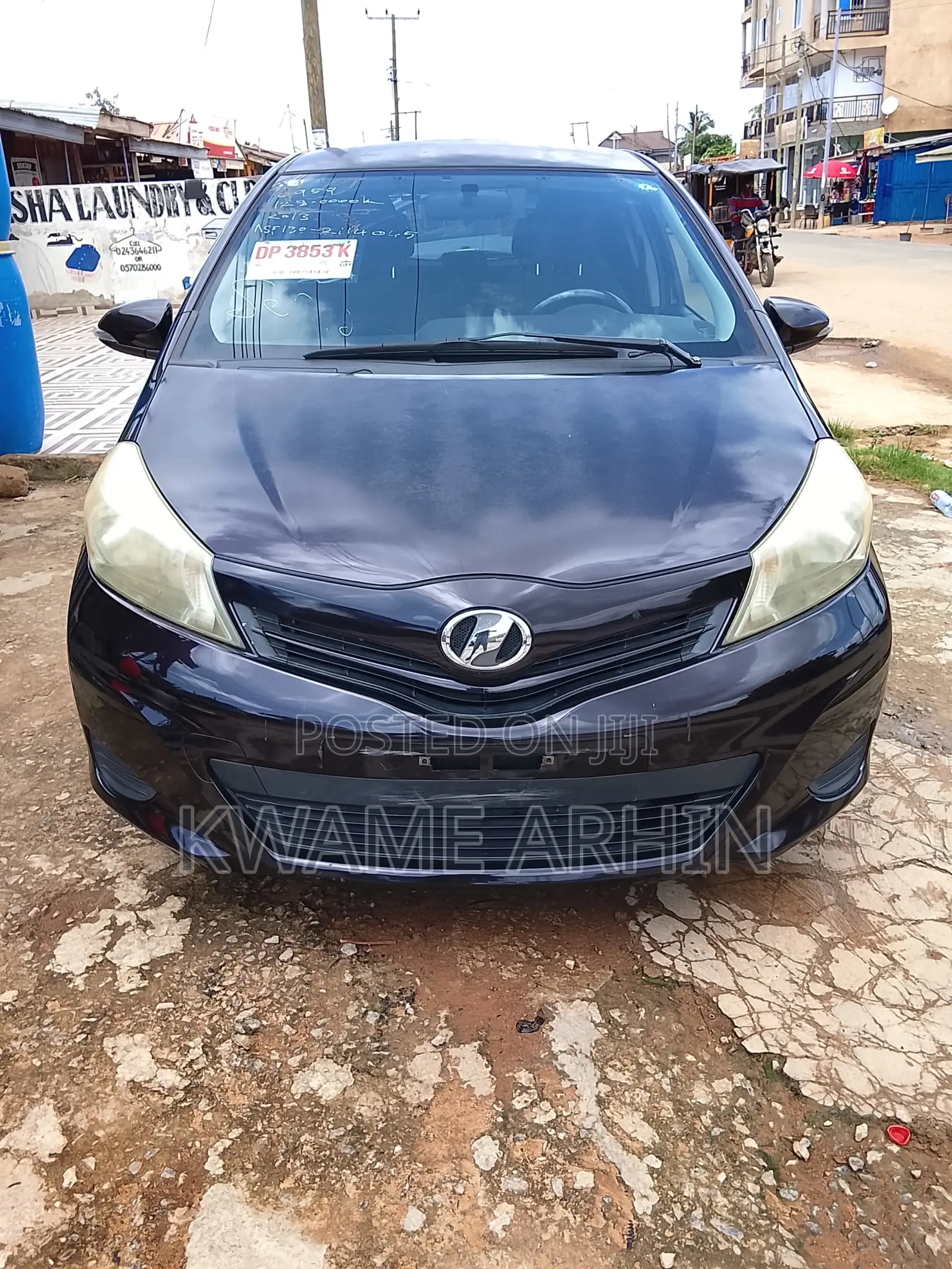 Toyota Vitz 1.3 AWD 5dr 2013 Burgundy