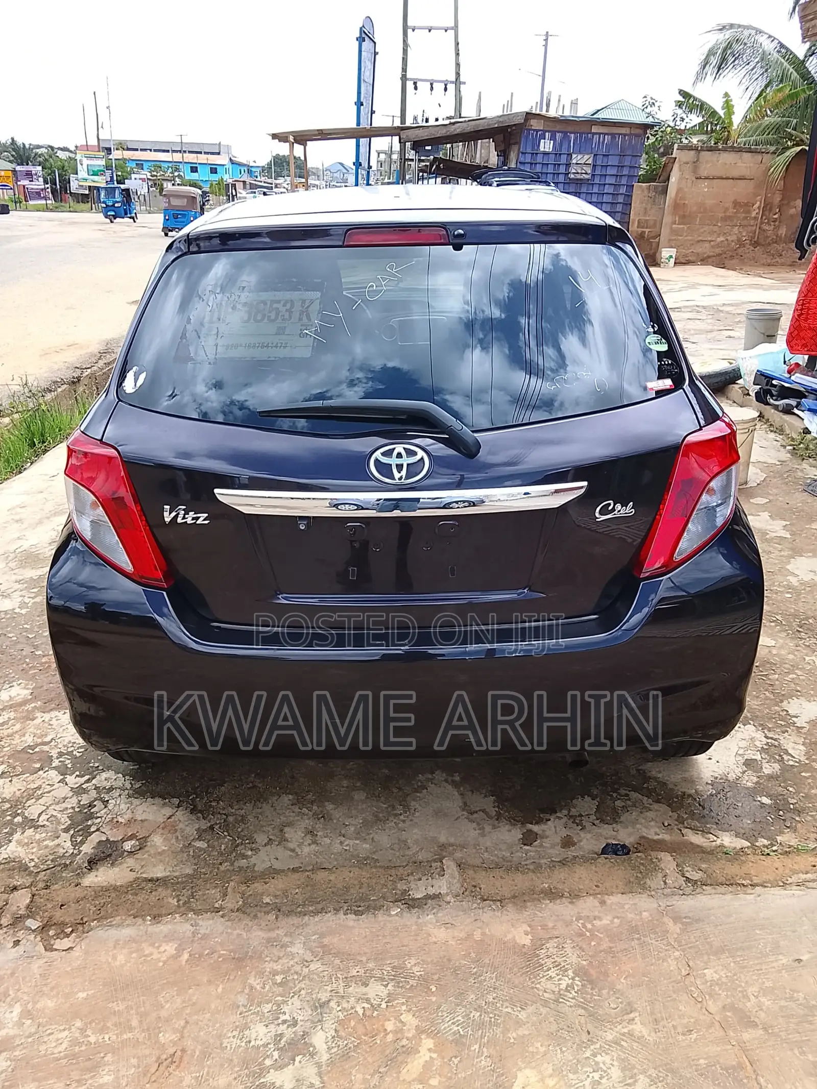 Toyota Vitz 1.3 AWD 5dr 2013 Burgundy
