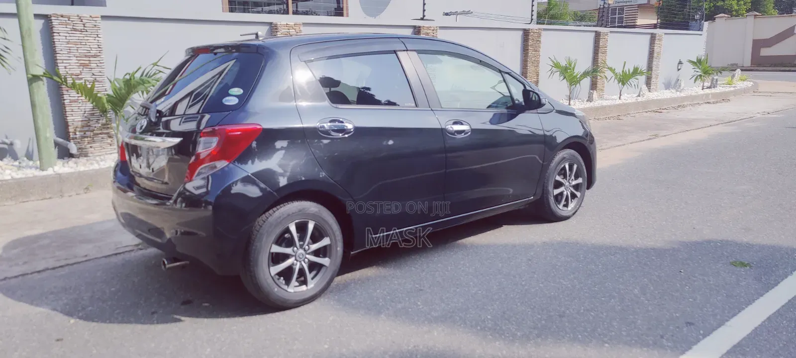 Toyota Vitz 2016 Black