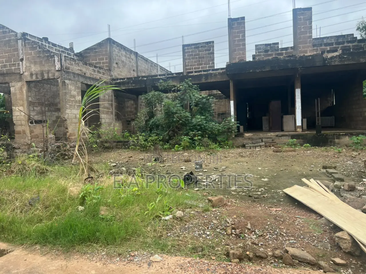One and Half Plots of Land for Sale at America