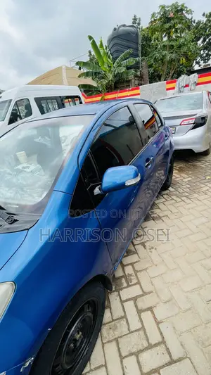 Toyota Vitz 1.0 FWD 5dr 2010 Blue
