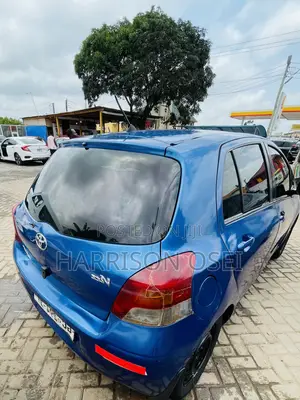 Toyota Vitz 1.0 FWD 5dr 2010 Blue
