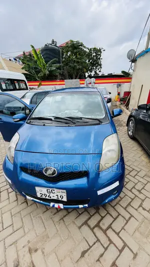 Toyota Vitz 1.0 FWD 5dr 2010 Blue