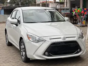 Toyota Yaris LE Sedan 4dr 2019 White
