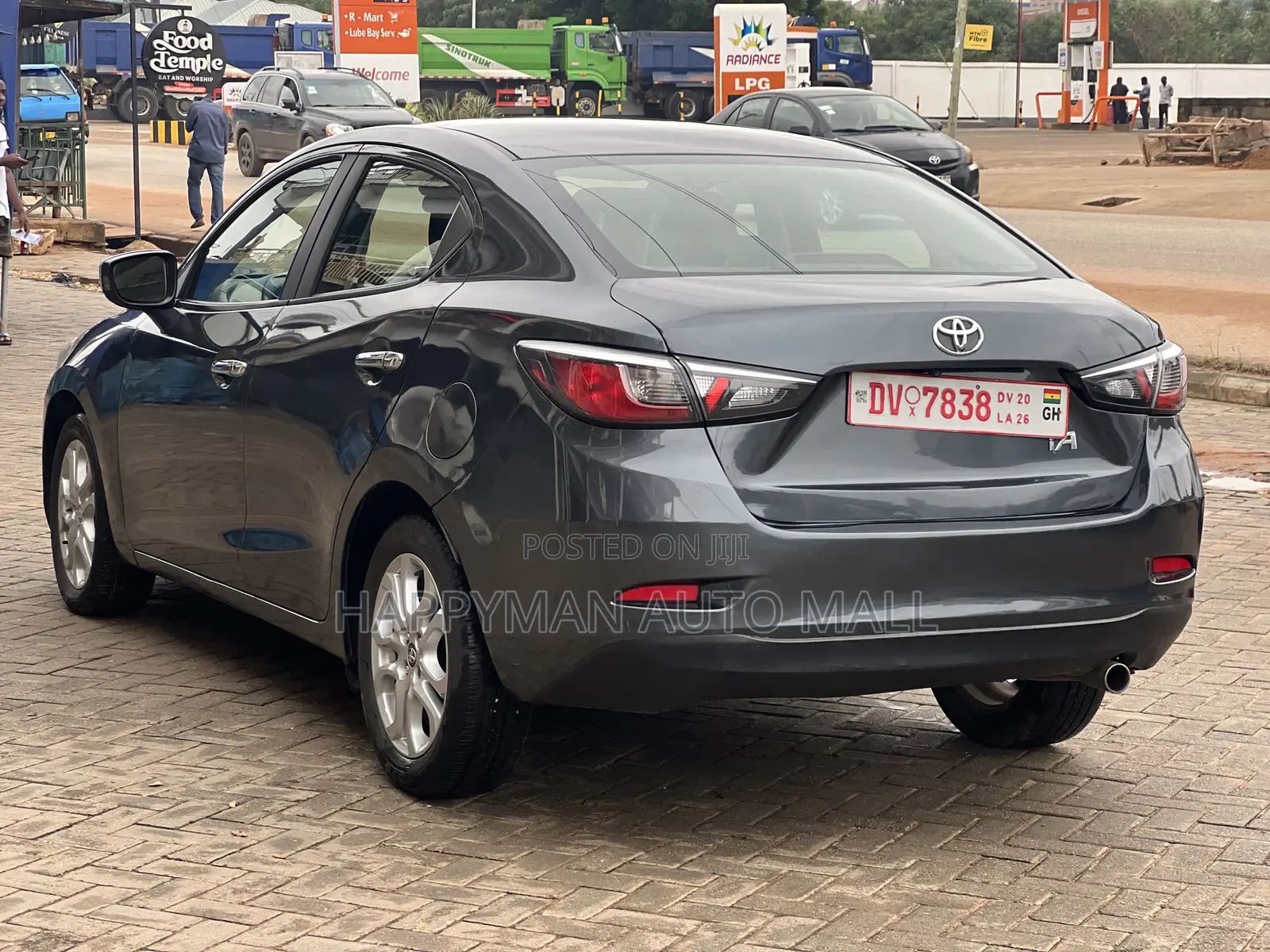 Toyota Yaris 2018 Black