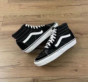 Vans Sk8 Unisex Black/White Available