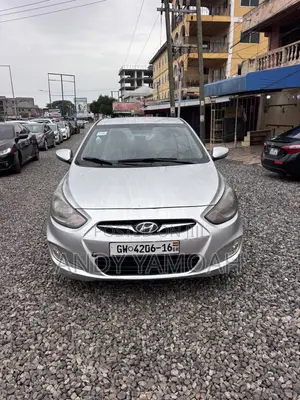 Hyundai Accent 2013 Silver