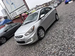Hyundai Accent 2013 Silver