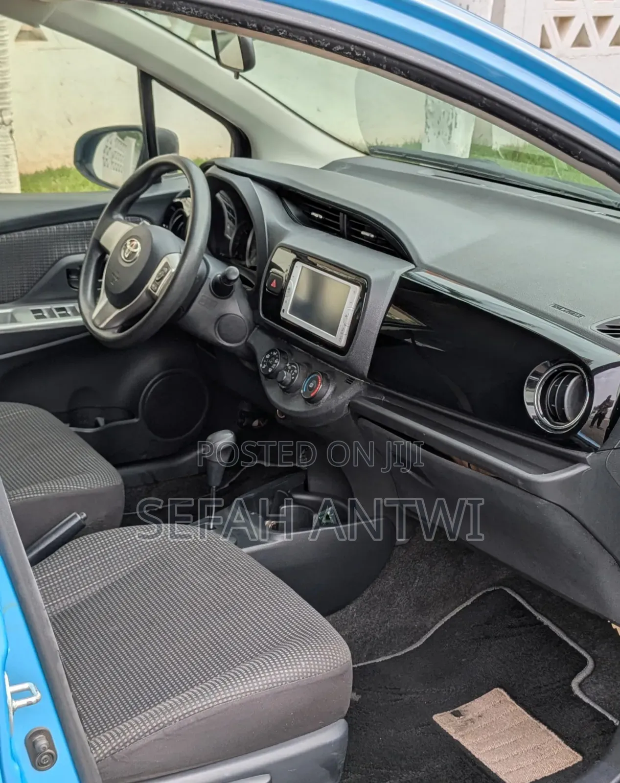Toyota Vitz 2016 Blue